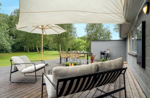 Amtoft House | Cozy holiday home 350 meters from the water in Amtoft.