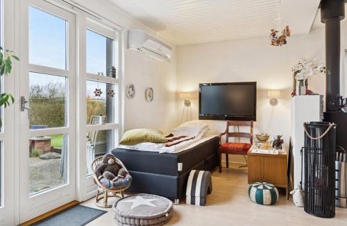 Floutrup House | Cozy Holiday Home Close To Beach And Peace