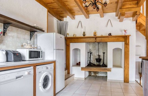 Loubejac House | Cozy Holiday Home in Loubejac near Forest