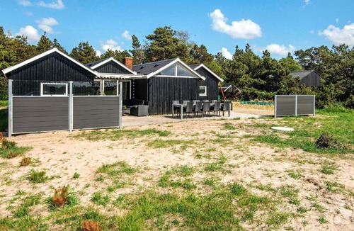 Sønderstrand House | Cozy Holiday Home in R m with Swimming Pool