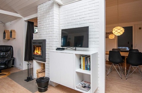 Sønderstrand House | Cozy Holiday Home in R m with Swimming Pool