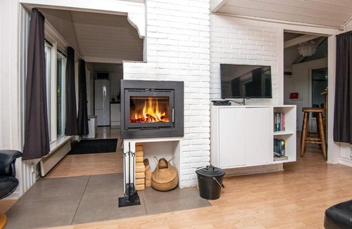 Sønderstrand House | Cozy Holiday Home in R m with Swimming Pool