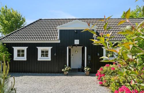 Rageleje House | Cozy Holiday Home In Scenic Rågeleje