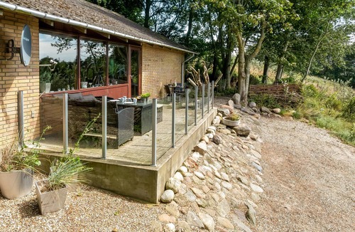Frostrup House | Cozy holiday home near Lild Strand.