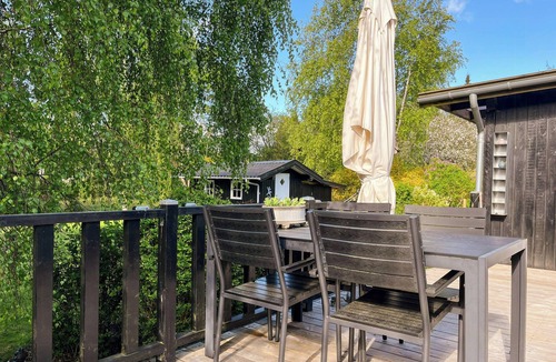 Smidstrup Strand House | Cozy Holiday Home with garden near the coast