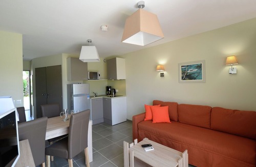 Salleles-d'Aude House | Cozy holiday home with terrace surrounded by vineyards