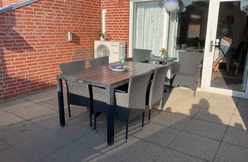 Bork Havn Apartment | Cozy holiday home with water park and spa