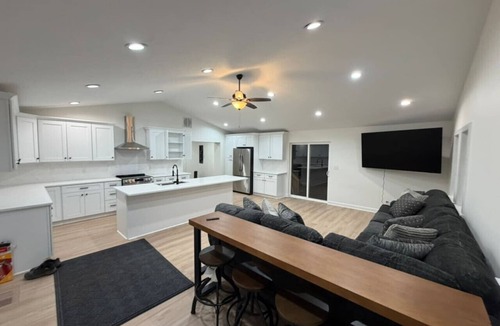 Friendsville House | Cozy Home 1 Bedroom 1 Bathroom