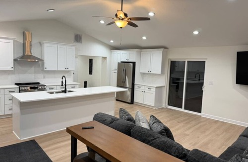 Friendsville House | Cozy Home 1 Bedroom 1 Bathroom