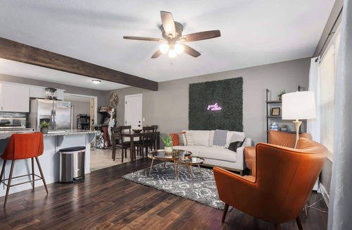 Lee's Summit House | Cozy Home|4 KingBeds|Fenced Yard|Pets+FIFA WC