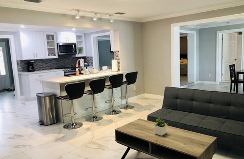 Largo House | Cozy Home 4 Minutes From Indian Rocks Beach