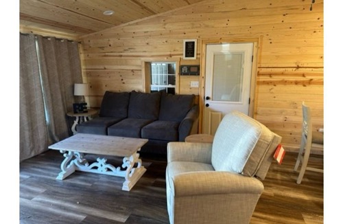 Tishomingo House | Cozy home- 5 mins from state park!
