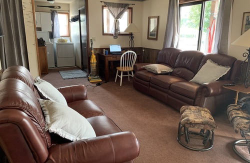Bridgeport House | COZY home across the street from the city park, boat launch and Columbia River.