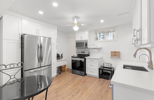 Richmond Hill House | Cozy Home away from Home (Basement)