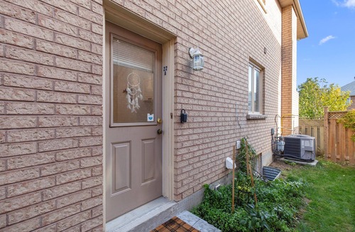 Richmond Hill House | Cozy Home away from Home (Basement)