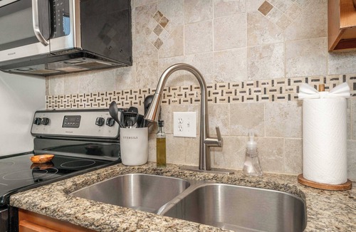 Elsmere House | Cozy Home Away From Home!