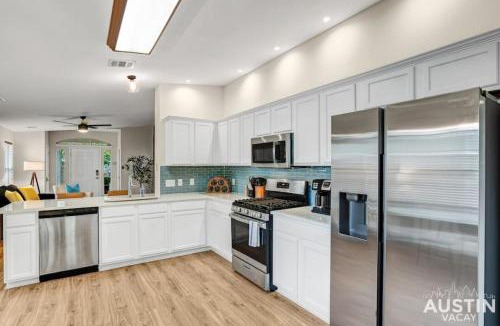 Olympic Heights House | Cozy Home away from Home, Quiet Office, King Bed