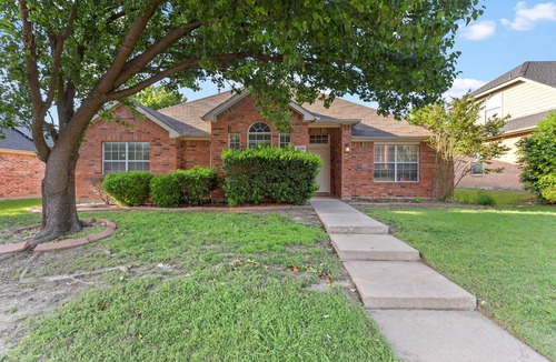 Allen House | Cozy Home away from Home in Allen