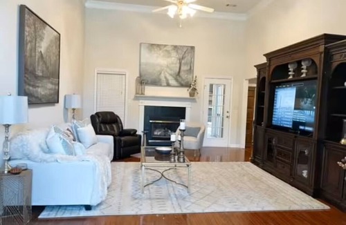 Evans House | Cozy Home Away From Home - Near Downtown Evans!