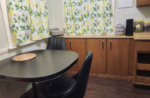 Bridgeport House | cozy Home away from home