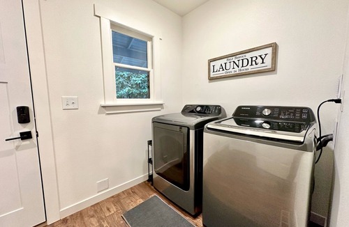 McLoughlin House | Cozy Home Away from Home