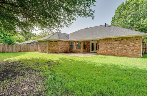 Waxahachie House | Cozy Home Away from Home
