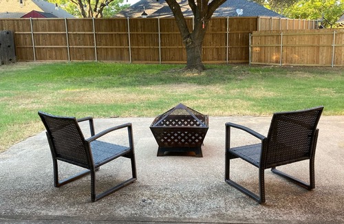 Waxahachie House | Cozy Home Away from Home