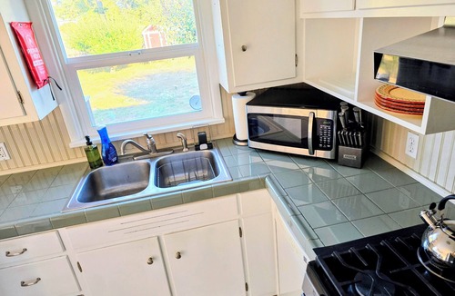 Oak Harbor House | Cozy home base for Whidbey adventures!