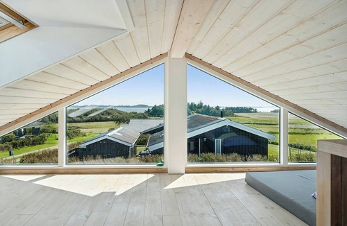 Snedsted House | Cozy home by Limfjord with bathing jetty
