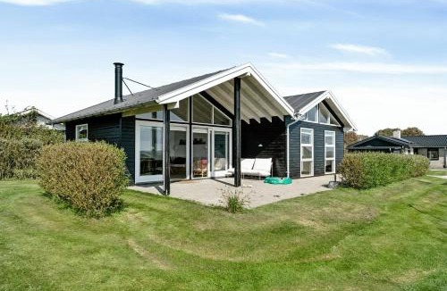 Snedsted House | Cozy Home By Limfjord With Bathing Jetty