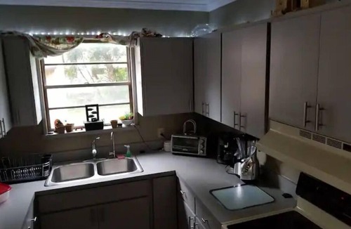 Murray Hill House | Cozy Home by Riverside Pets Welcome Free EV charge