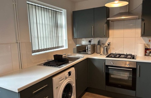 Atlantic Wharf House | Cozy Home | Central | parking