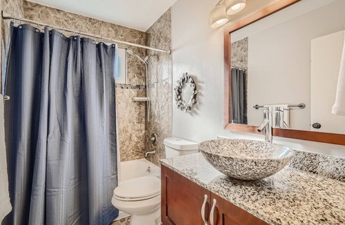 Walnut Grove House | Cozy Home - Central to Arvada, Golden, Boulder & Denver!