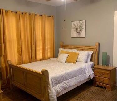 Mahncke Park House | Cozy Home close to Downtown