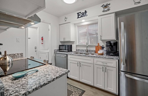 Northeast El Paso House | Cozy home close to Fort Bliss, Painted Dunes, US-54 & Loop 375 - Trans Mountain