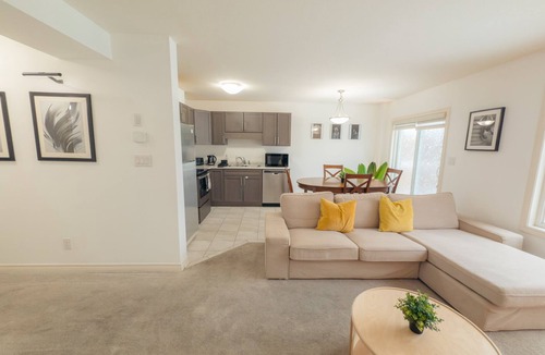 Welland House | Cozy Home Close to Niagara Falls