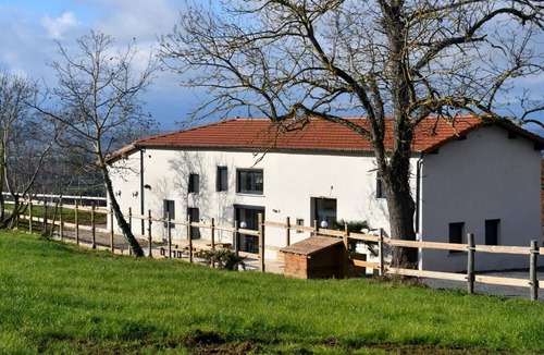 Pouilly-les-Feurs Cottage | Cozy home for 8 with pool and pets allowed