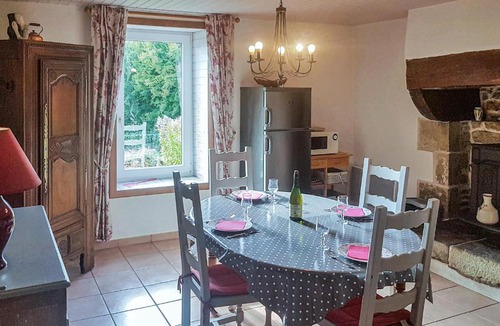Plogastel-Saint-Germain House | Cozy Home In Plogastel St Germain With Wifi