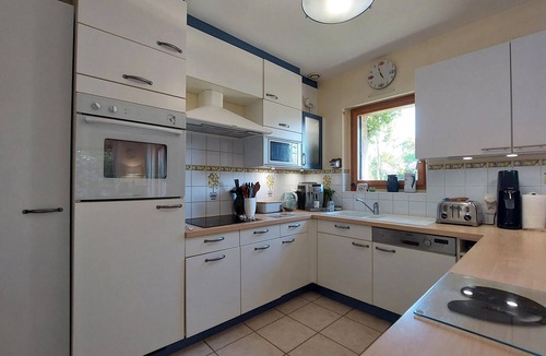 Saint-Gildas-de-Rhuys House | Cozy home in Saint-Gildas-de-Rhuys with WiFi