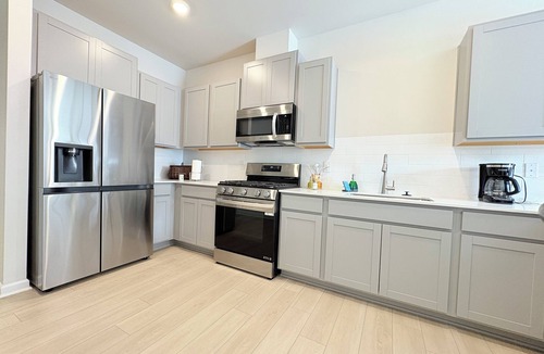 Winston - Salem House | Cozy Home + Free Parking