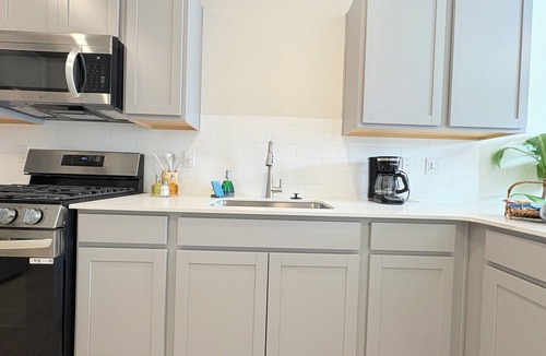 Winston - Salem House | Cozy Home + Free Parking