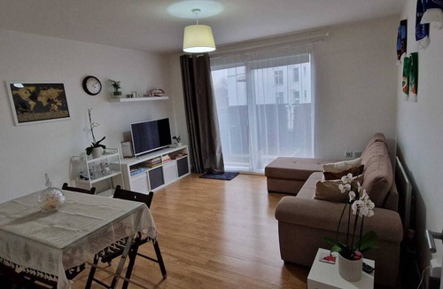 White City Apartment | COZY HOME!