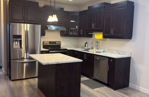 Winnipeg House | Cozy home high speed wifi and free parking