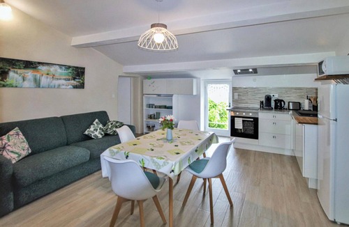 Bonlieu-sur-Roubion House | Cozy home in Bonlieu sur Roubion