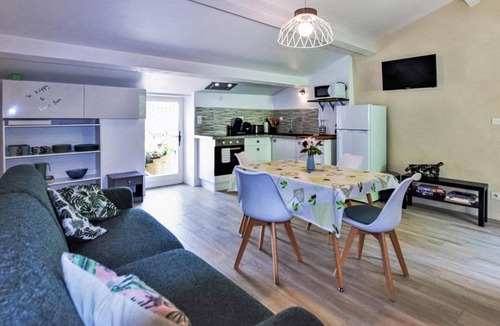 Bonlieu-sur-Roubion House | Cozy home in Bonlieu sur Roubion