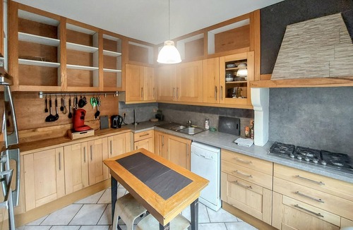 Grand-Fort-Philippe House | Cozy home in Grand-Fort-Philippe with WiFi
