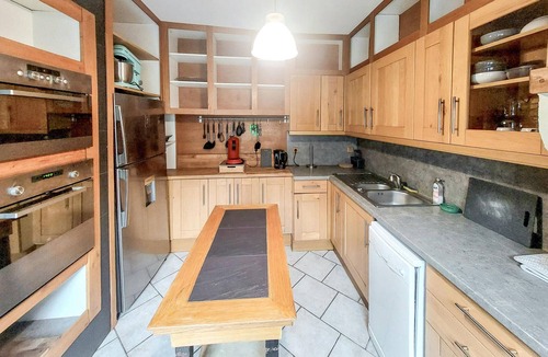 Grand-Fort-Philippe House | Cozy home in Grand-Fort-Philippe with WiFi
