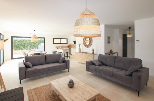 La Begude-de-Mazenc House | Cozy home in La Bégude de Mazenc