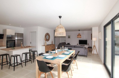 La Begude-de-Mazenc House | Cozy home in La Bégude de Mazenc