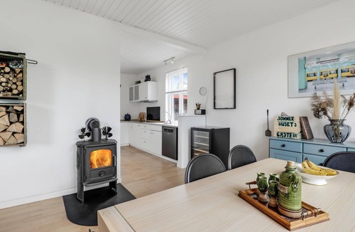 Pedersker House | Cozy home in Aakirkeby with WiFi